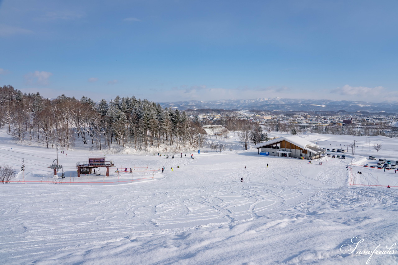 倶知安町旭ケ丘スキー場　羊蹄山を見上げながら滑走、地元のスキーヤー＆スノーボーダーたちに長く愛される粉雪ゲレンデ！